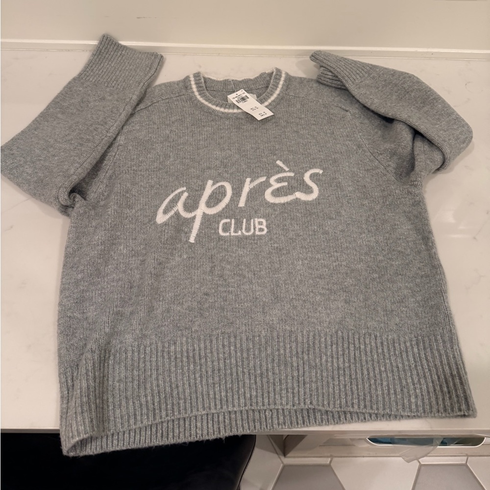 Abercrombie sweater - size XS